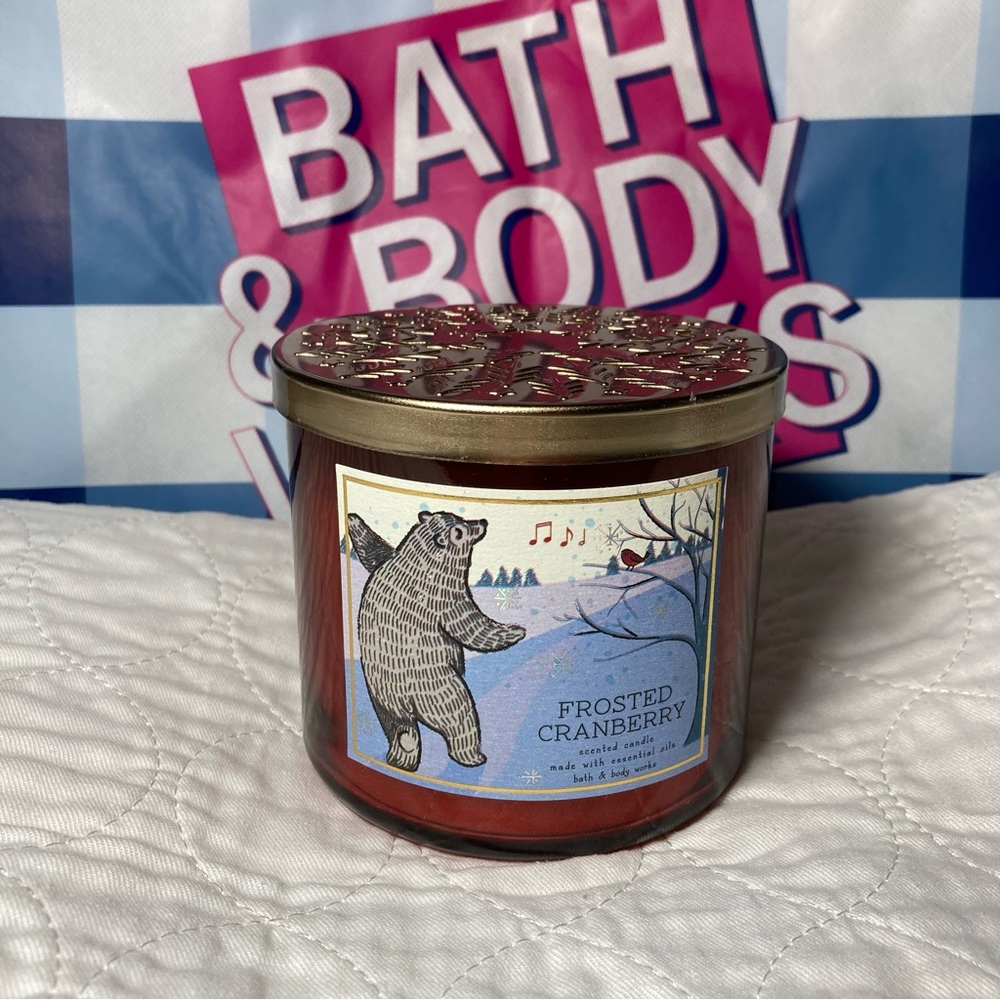 BBW Frosted Cranberry Bear Bath & Body Works White Barn 3 Wick Candle 14.5 oz